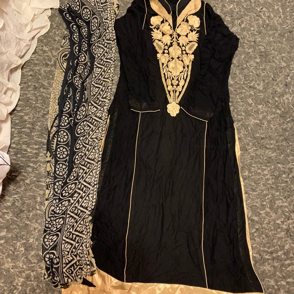 Elegant Black and Gold 2-piece suit